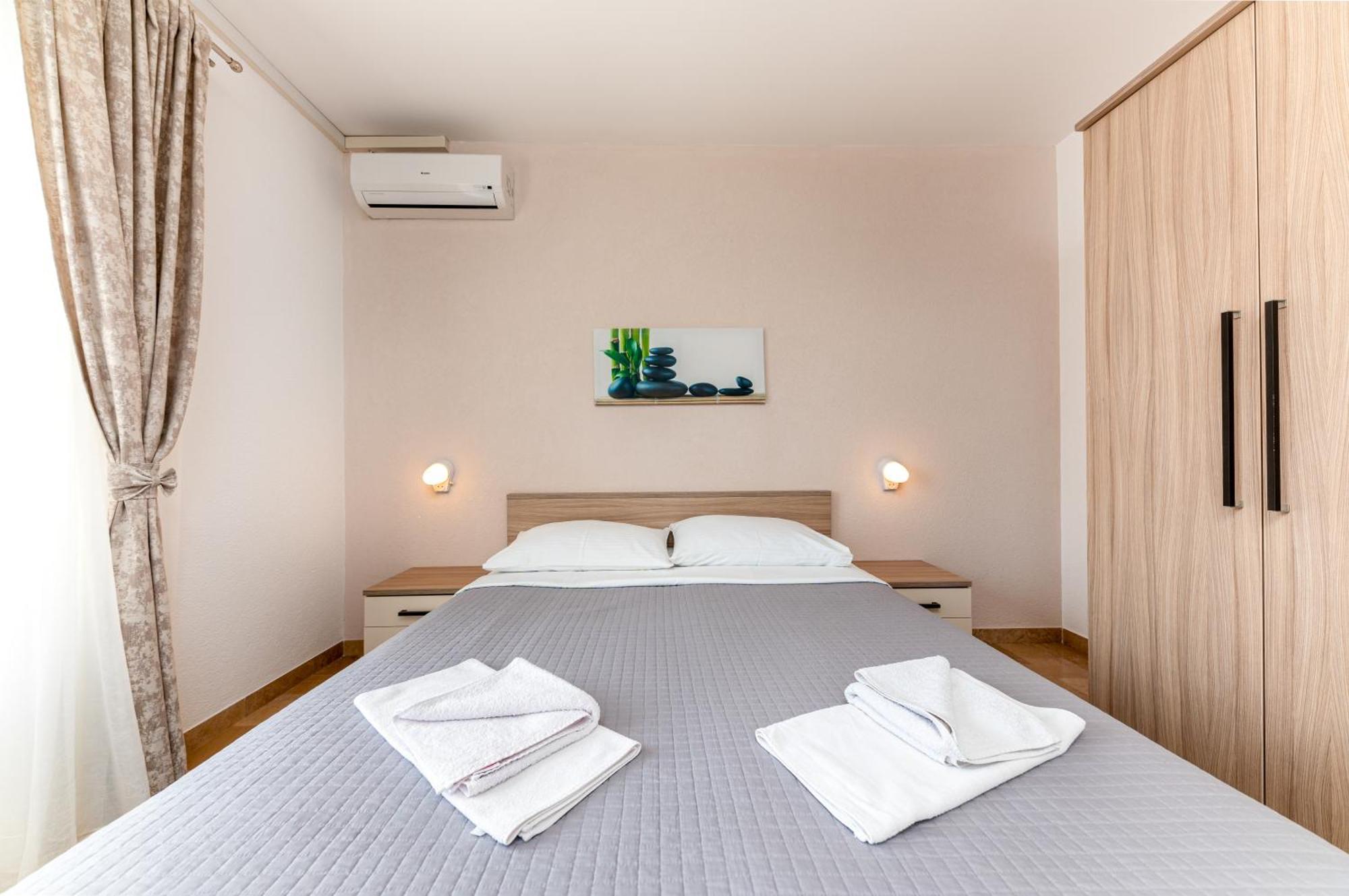 Bed And Breakfast Ivona Baska Voda Luaran gambar